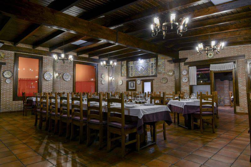 Restaurante Asador Parrilla El Duque - Arganda del Rey - Madrid - Salón Príncipe. Cabe la posibilidad de utilizar el salón privado para un coctel o barra libre